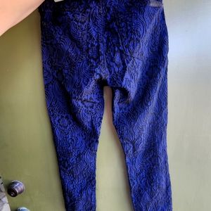Seven for all mankind. Size 24. Beautiful blue and black paisley pattern jeans.